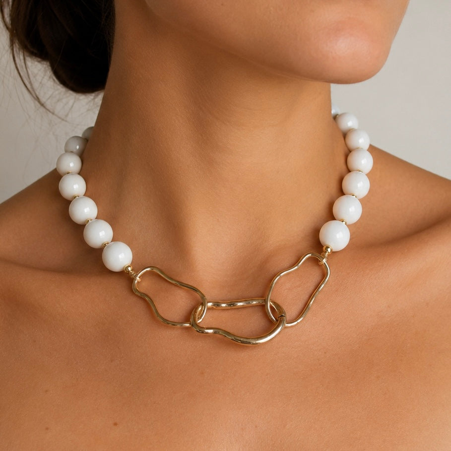 White chain