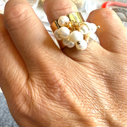 Ring 9 pearls