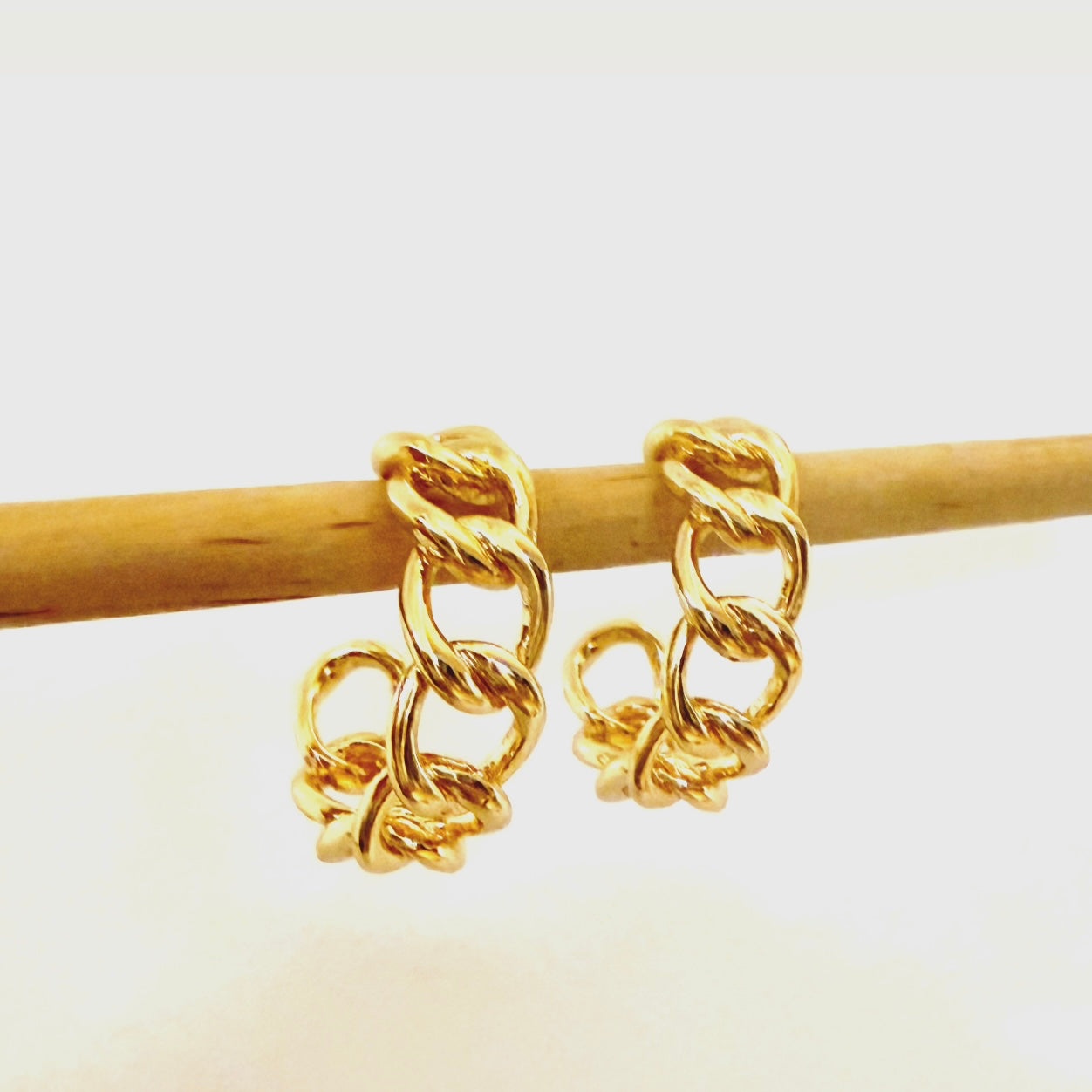 Chain hoops