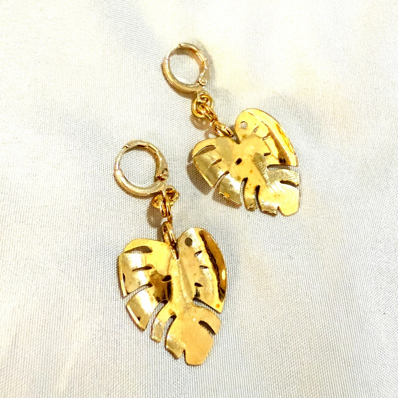 Leaves in gold